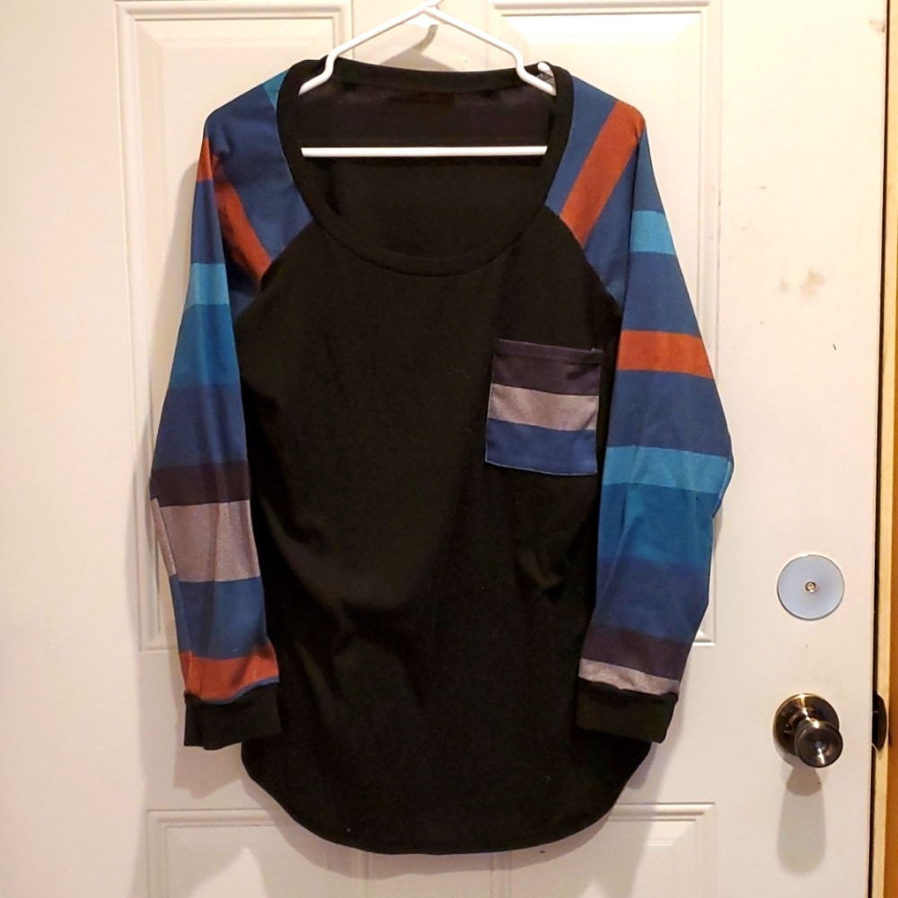 Boutique long sleeve shirt/sweatshirt